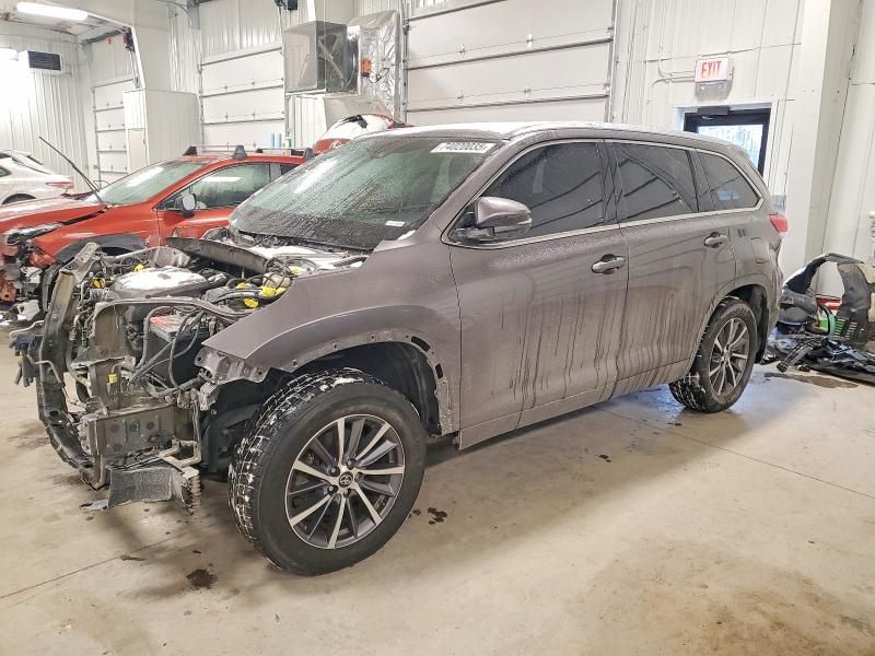 2018 Toyota Highlander se