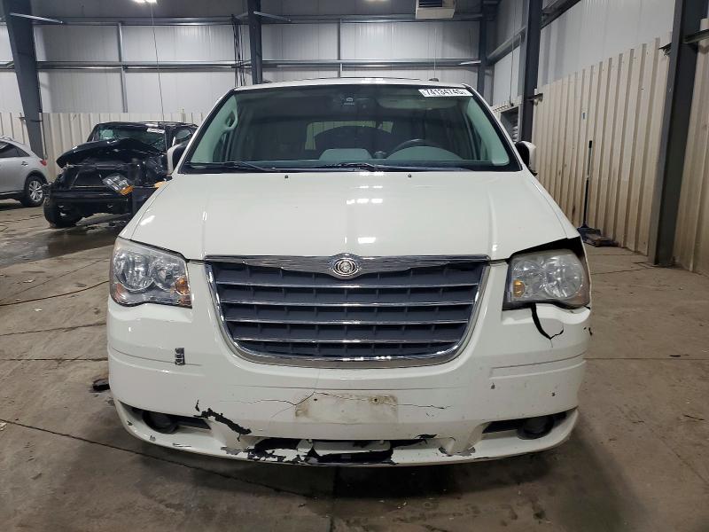 2009 Chrysler Town & Country Touring