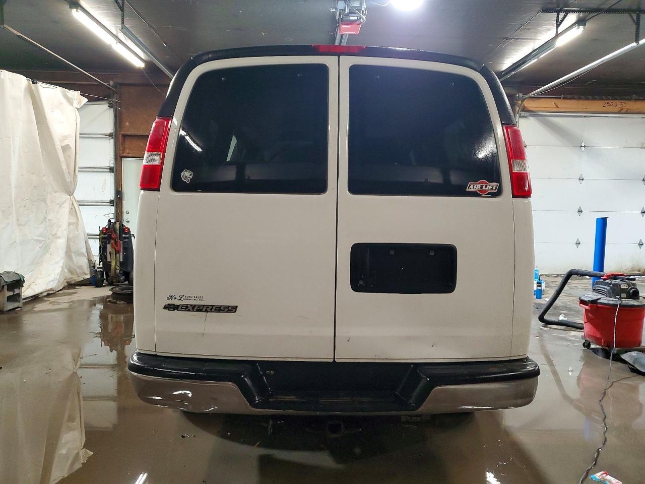 2020 Chevrolet Express G2500 LT