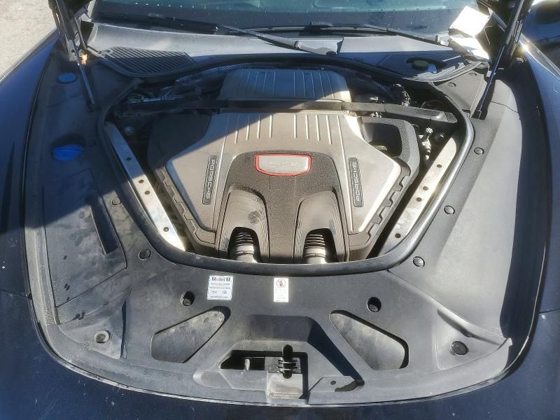 2018 Porsche Panamera Turbo