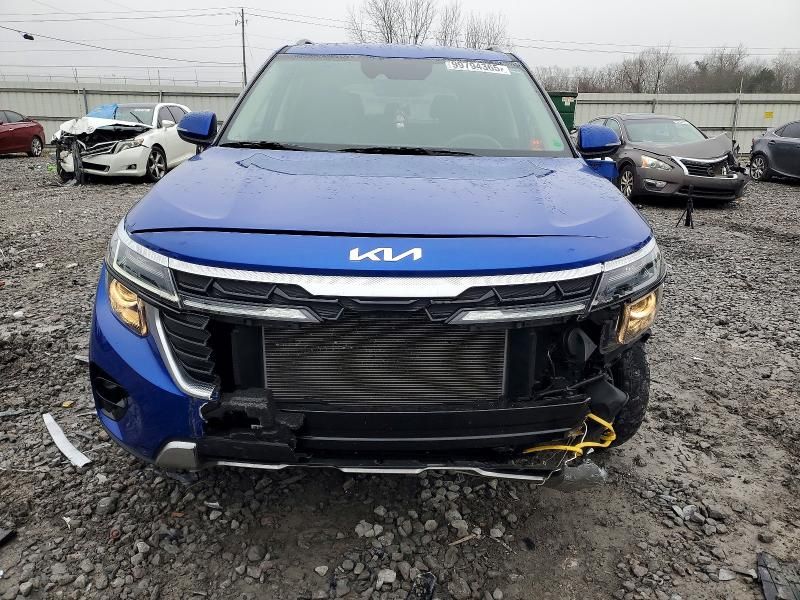 2025 KIA Seltos s