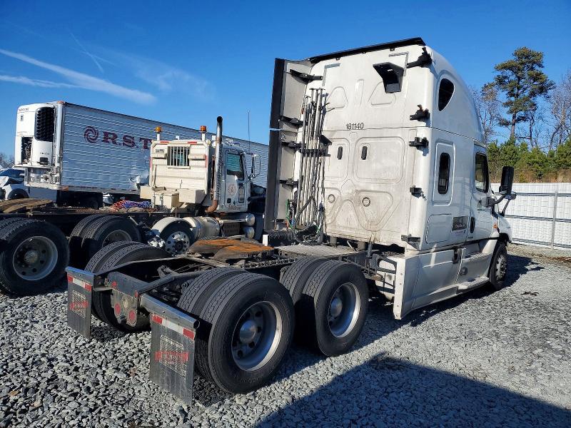2018 Freigliner 2018 Freightliner Cascadia 125 Semi Truck