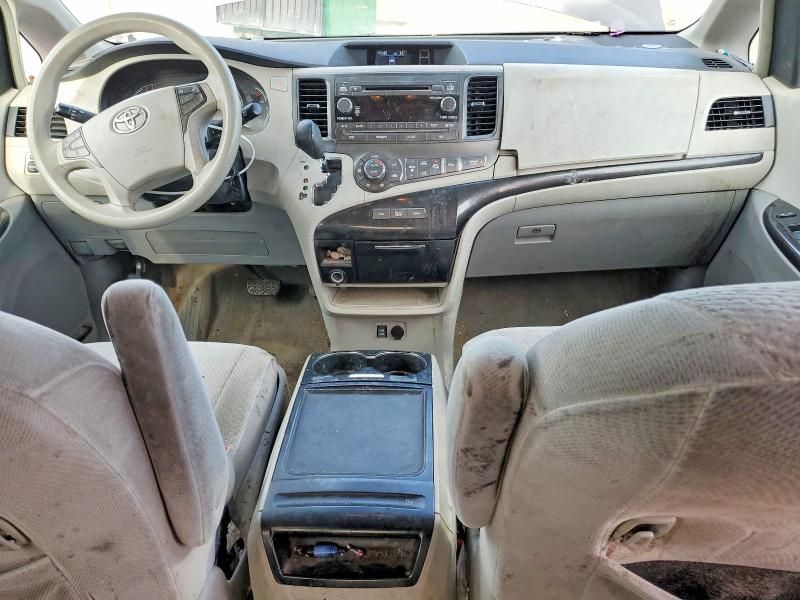 2013 Toyota Sienna le