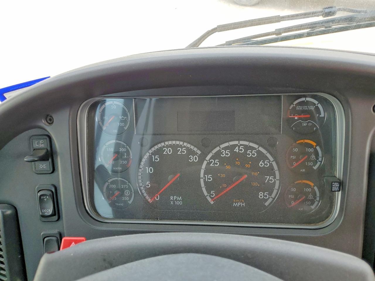 2022 Freightliner Chassis B2