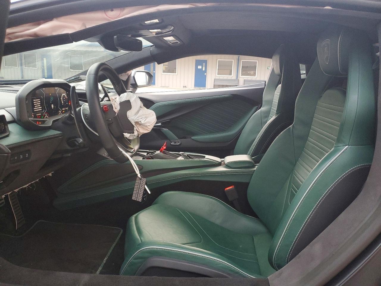 2024 Lamborghini Revuelto