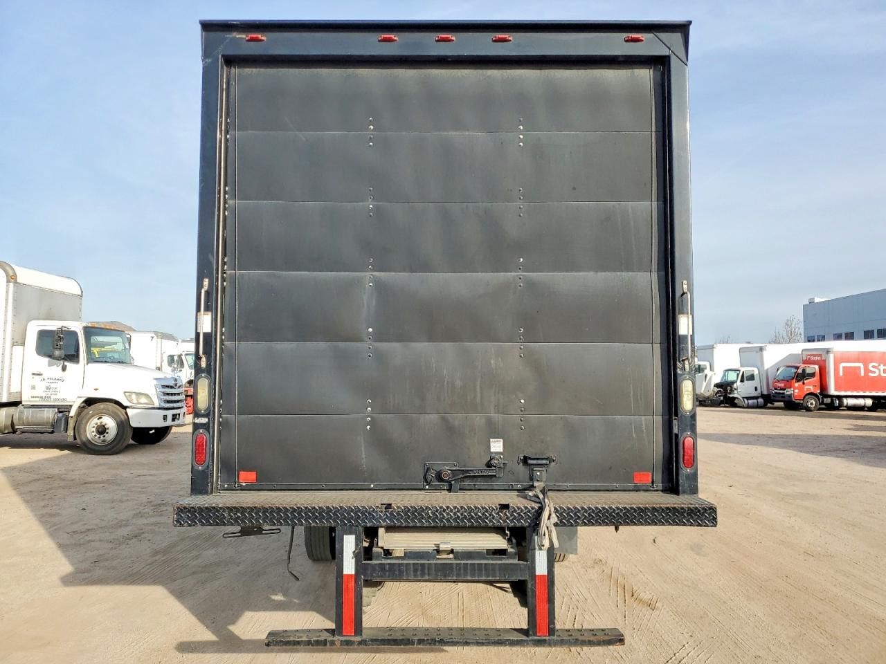 2013 Freigliner 2013 Freightliner Business Class M2 BOX Truck