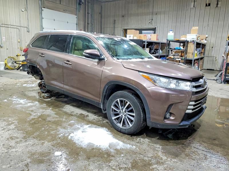 2019 Toyota Highlander se