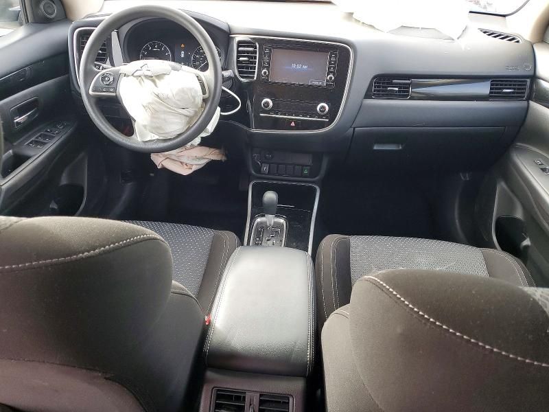 2020 Mitsubishi Outlander es