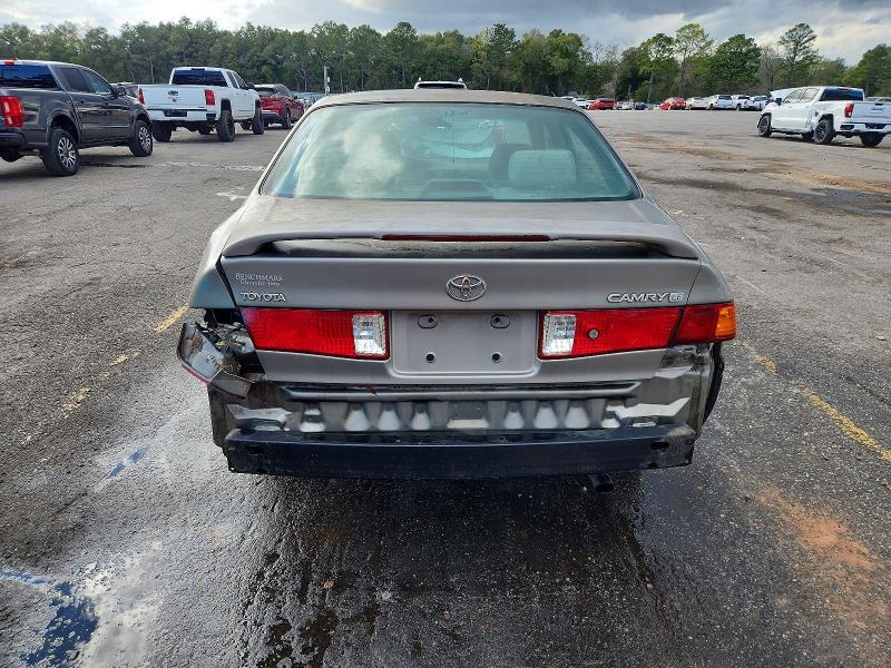 2000 Toyota Camry le