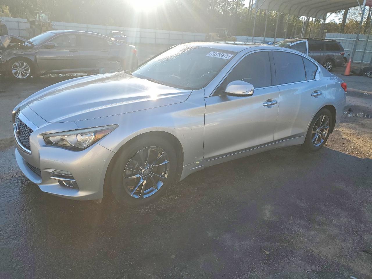 2017 Infiniti Q50 Premium