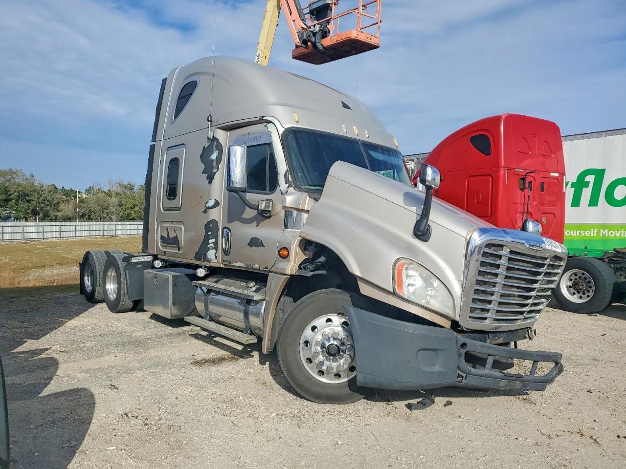 2009 Freightliner Cascadia Semi Truck