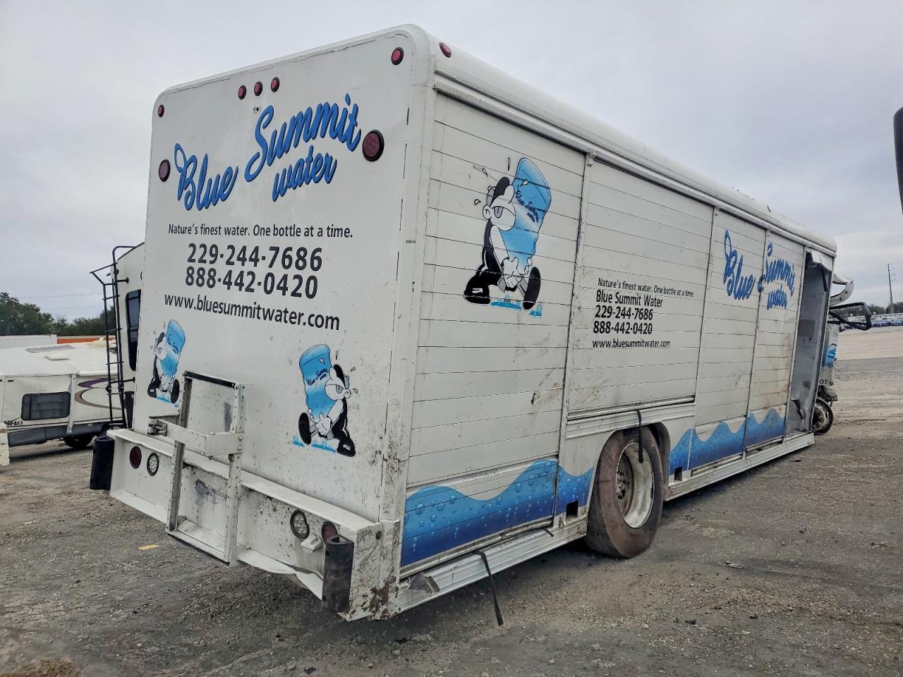 2015 Freightliner Business Class M2 Delivery Truck