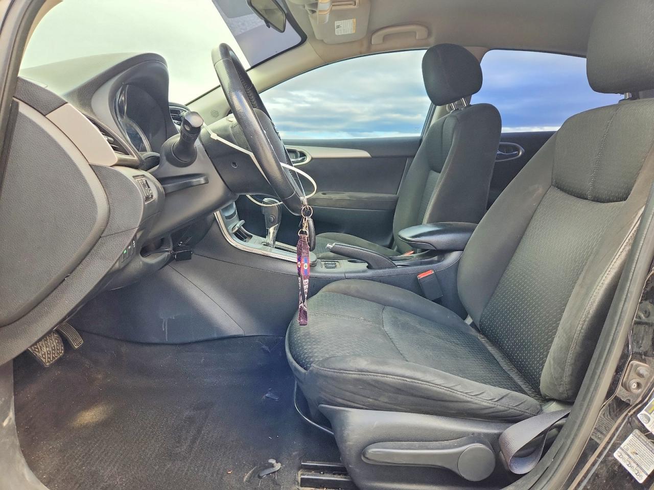 2015 Niss Sentra sr