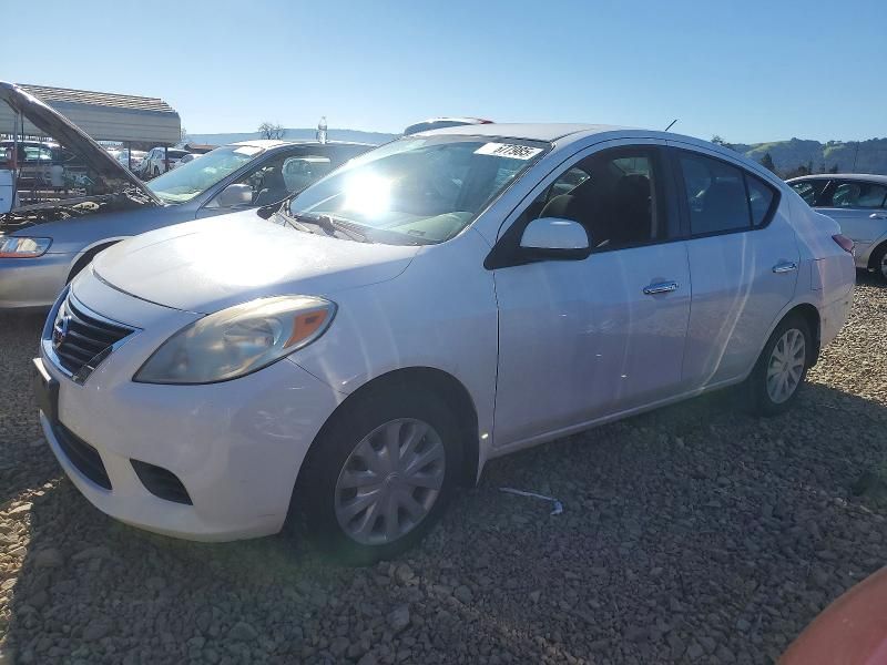 2012 Nissan Versa s
