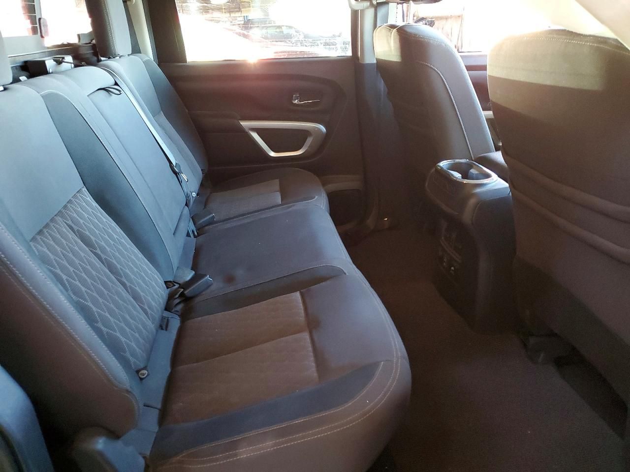 2020 Nissan Titan sv