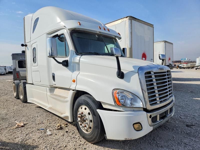 2016 Freightliner Cascadia 125 Semi Truck