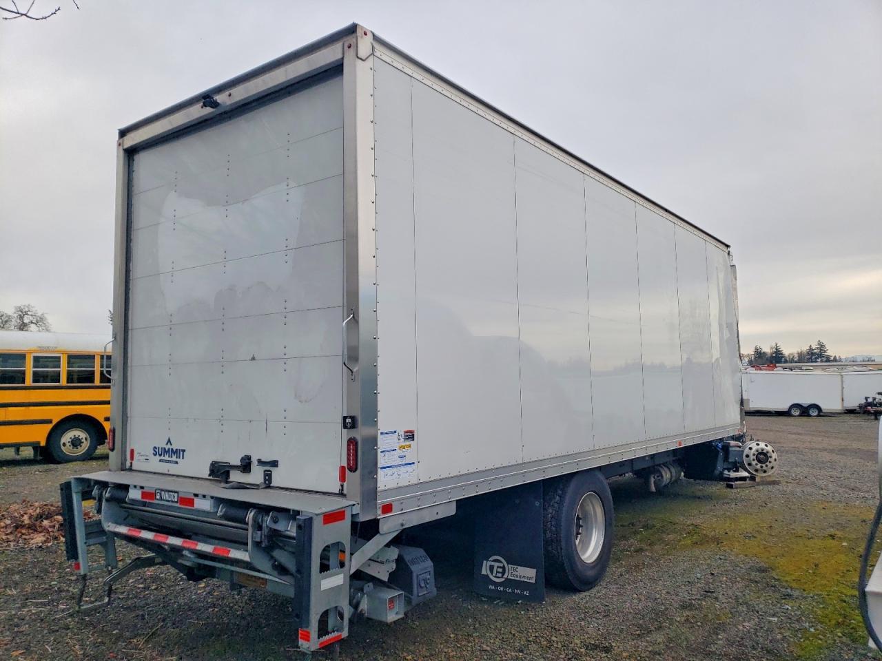 2025 Mack MD BOX Truck