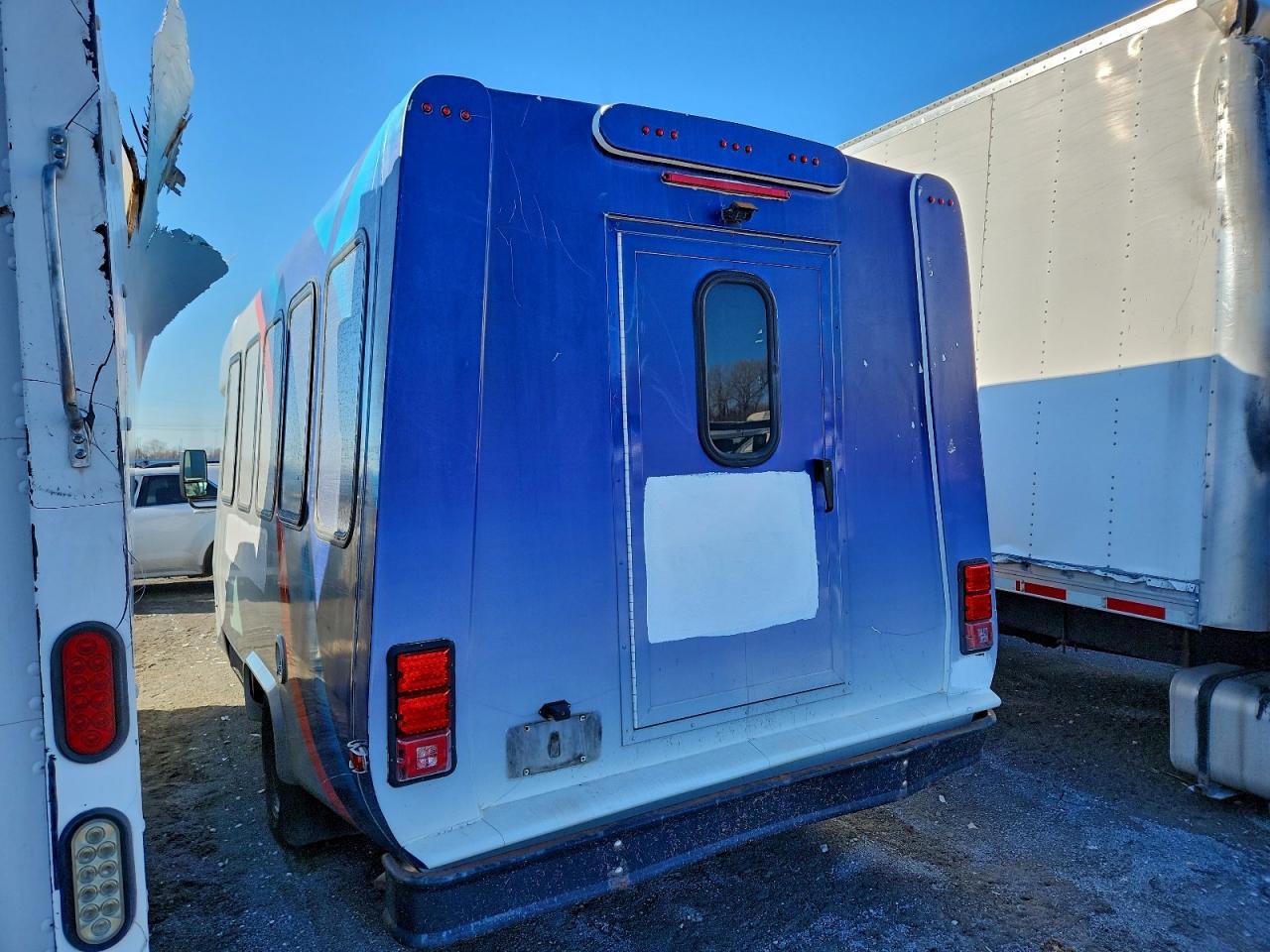 2018 Ford Econoline E350 Super Duty Cutaway van