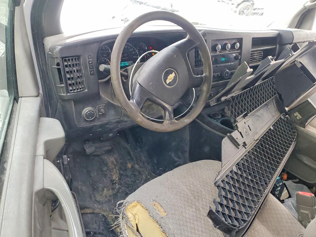 2014 Chevrolet Express box Truck