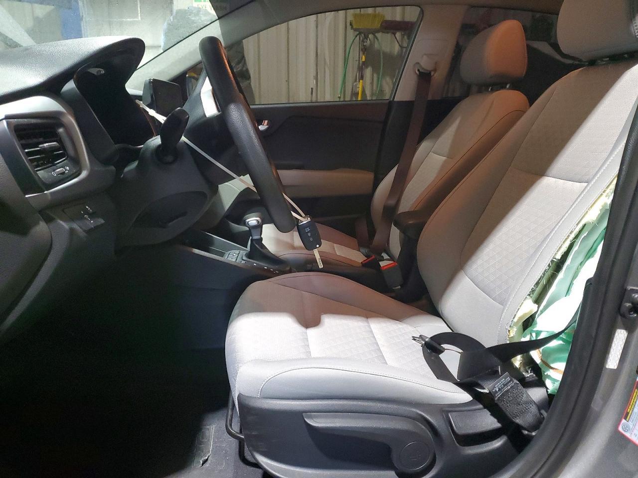 2022 KIA Rio lx
