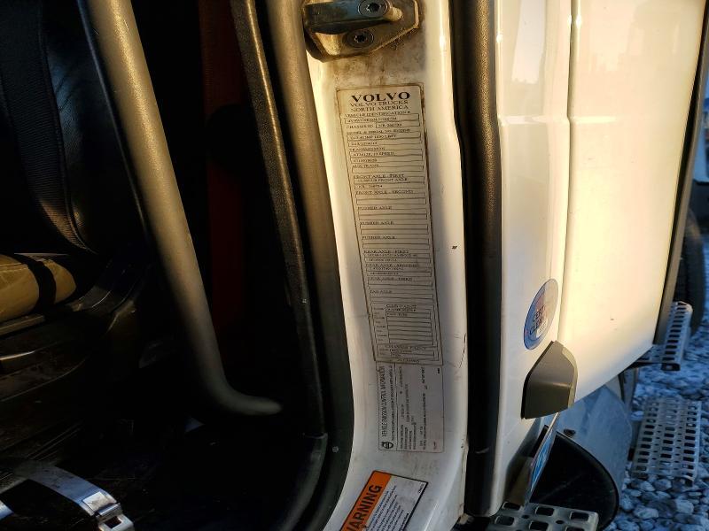 2020 Volvo VNR Semi Truck