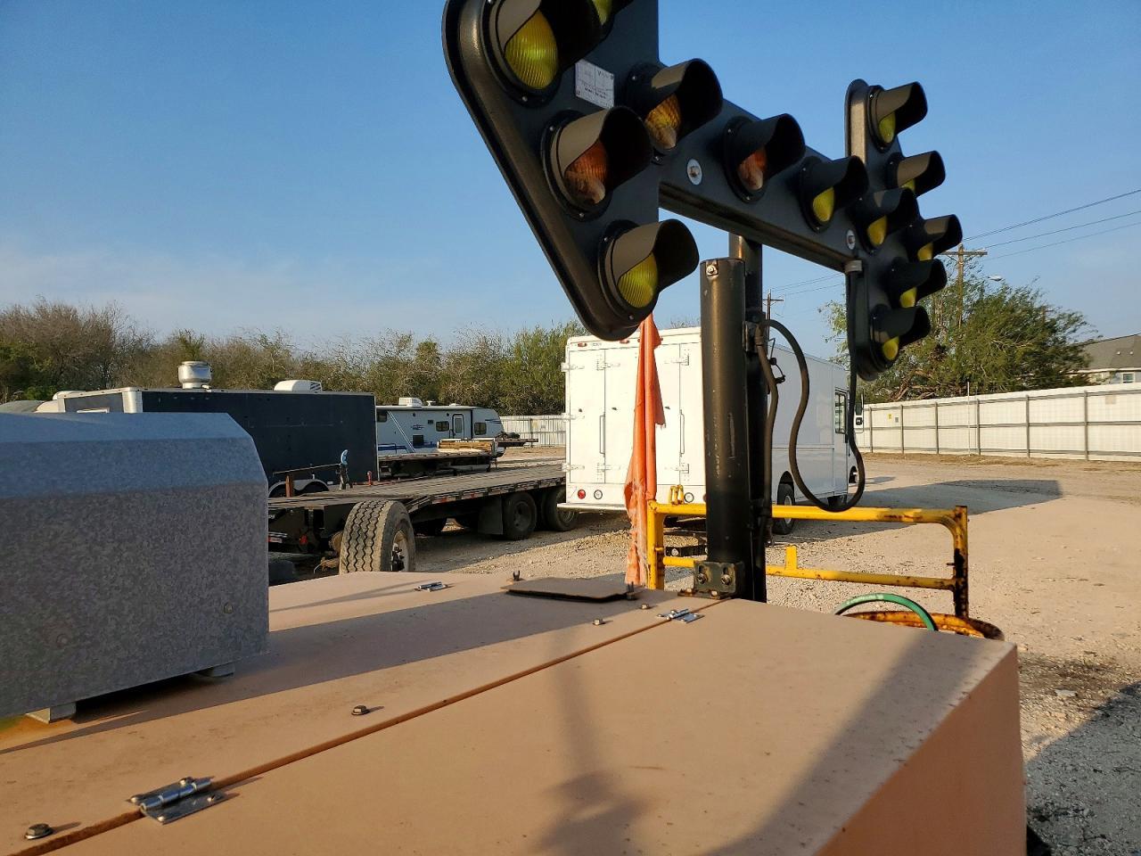 2001 Team Fenex Manhole Support Trailer