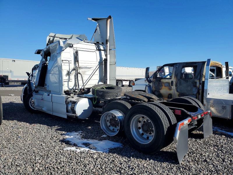 2020 Volvo VNR