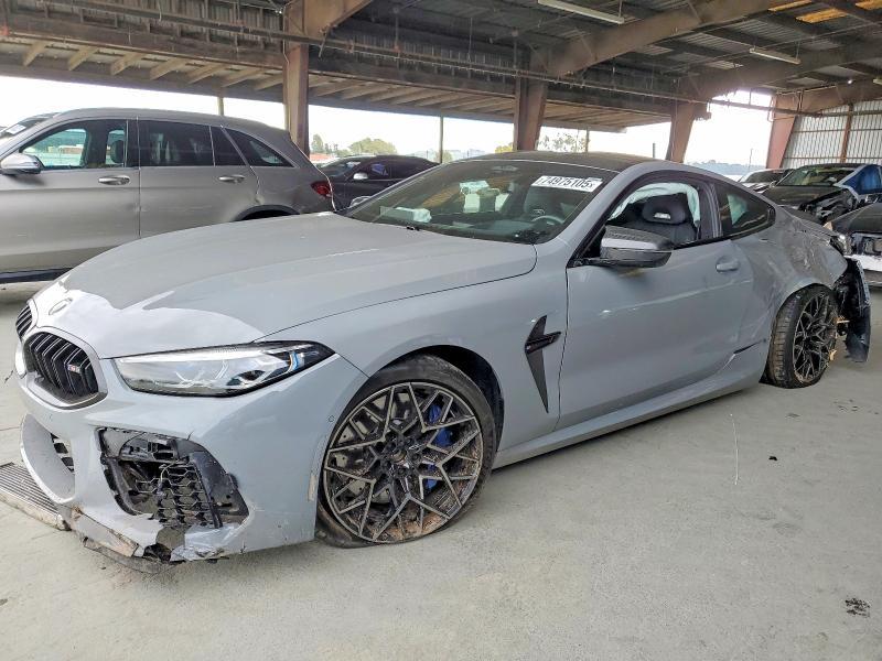 2022 BMW M8