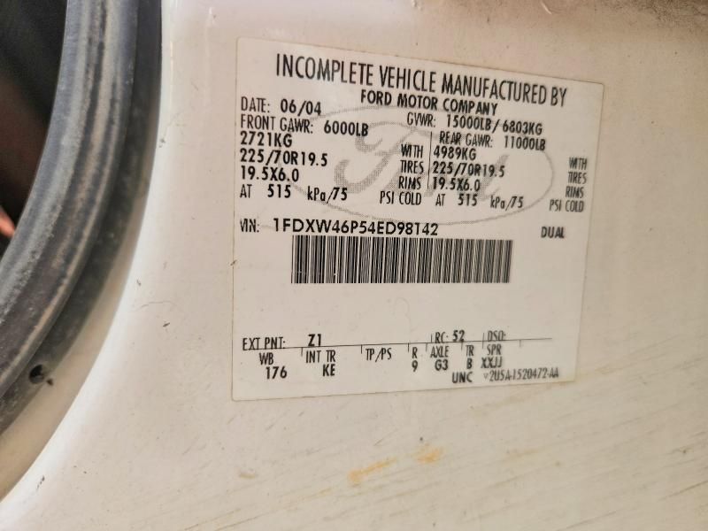 2004 Ford F450 Super Duty Flatbed Truck