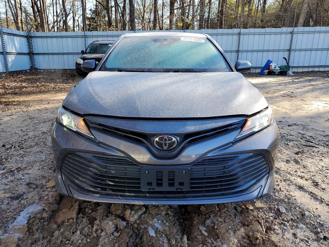 2020 Toyota Camry le