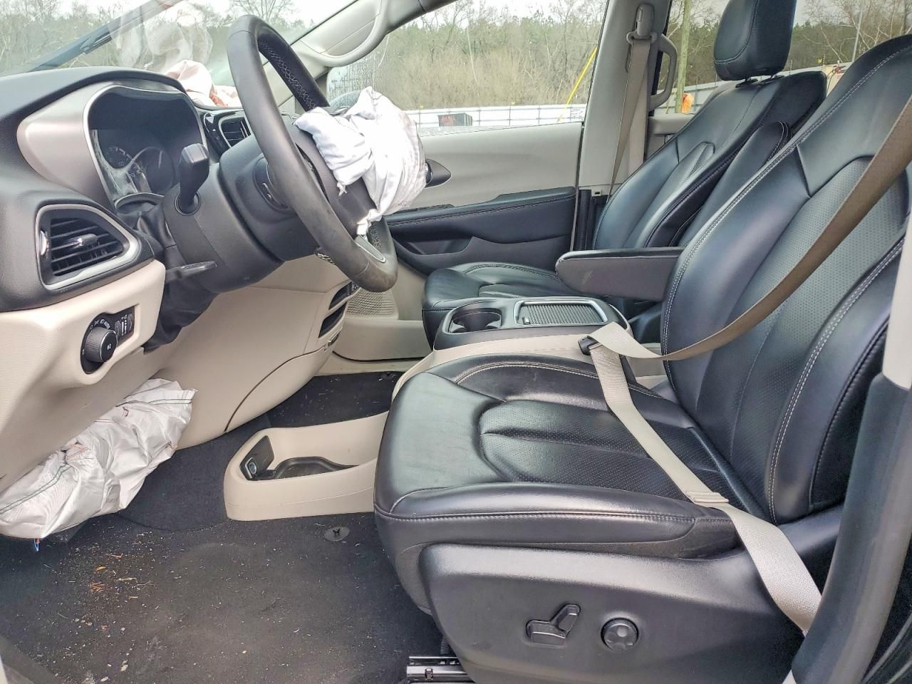 2023 Chrysler Pacifica Touring l