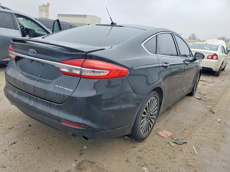 2018 Ford Fusion Titanium/platinum hev
