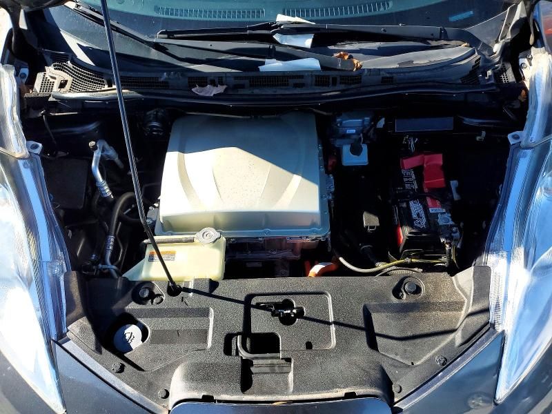 2016 Nissan Leaf S-24