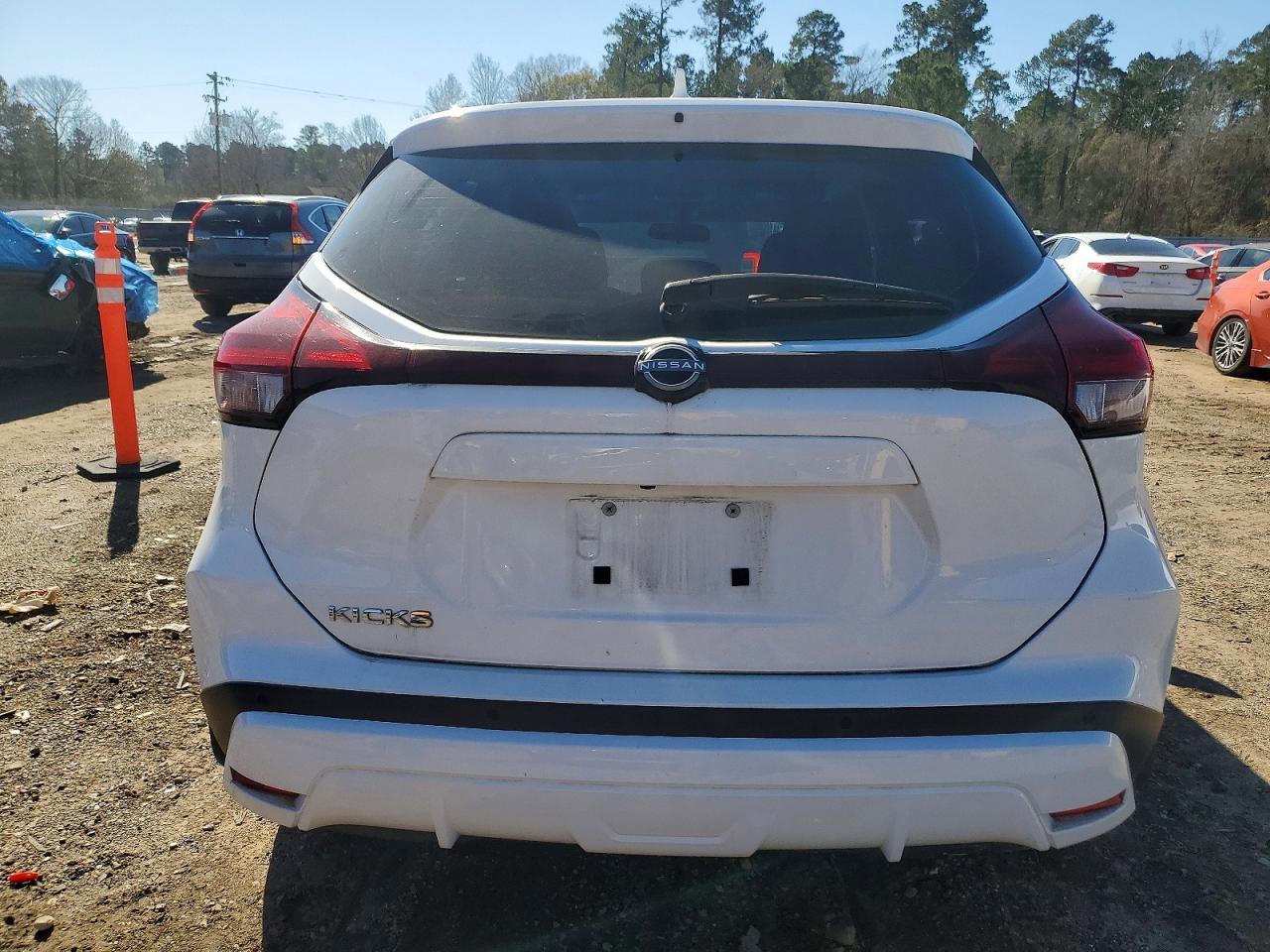 2023 Nissan Kicks s