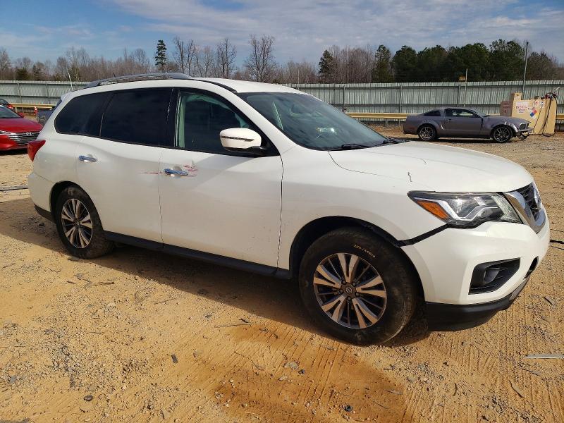 2018 Nissan Pathfinder s