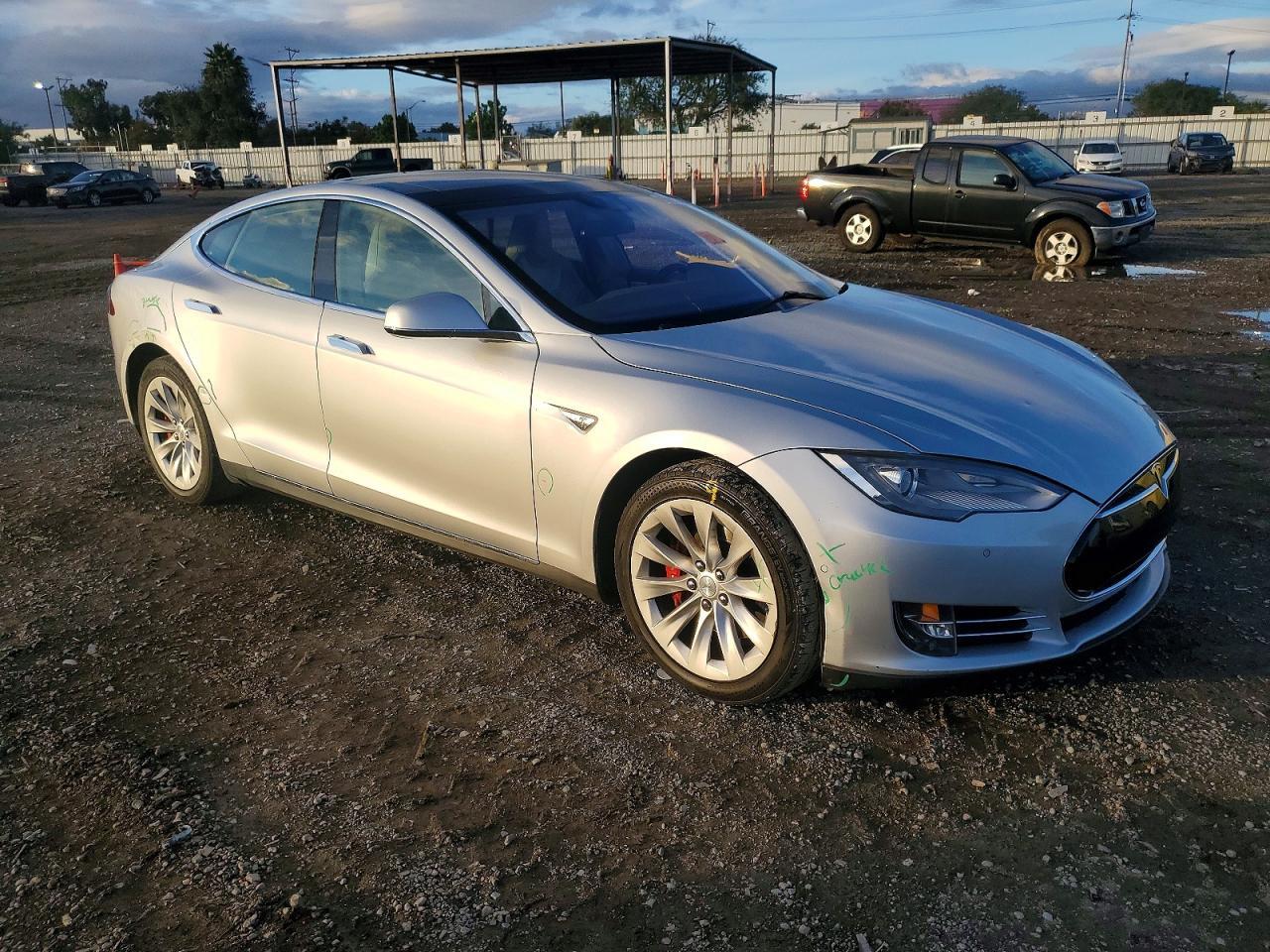 2015 Tesla Model s 85D