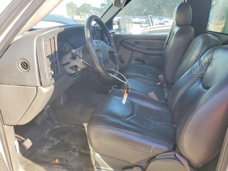 2003 Chevrolet Silverado Utility / Service Truck