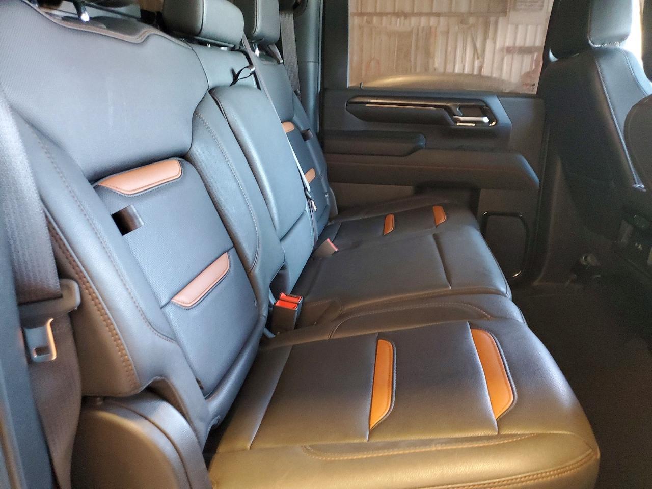 2024 GMC Sierra K2500 AT4