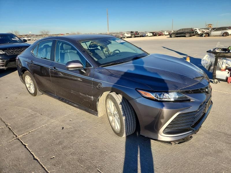 2021 Toyota Camry le