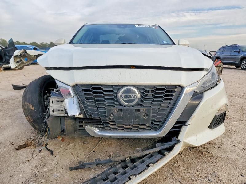 2022 Nissan Altima 2.5 sv