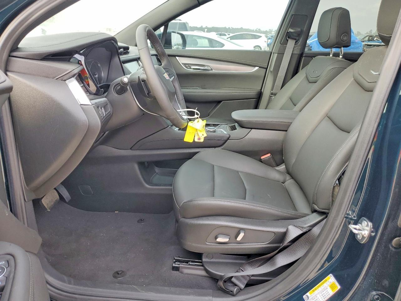 2025 Cadillac XT6 Luxury