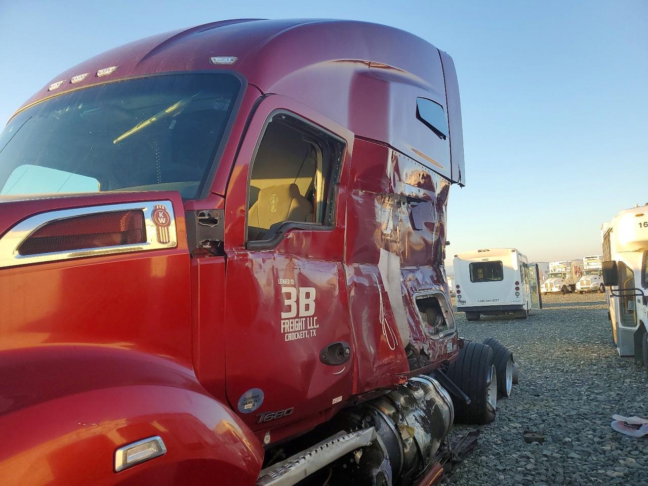 2020 Kenworth T680 Semi Truck