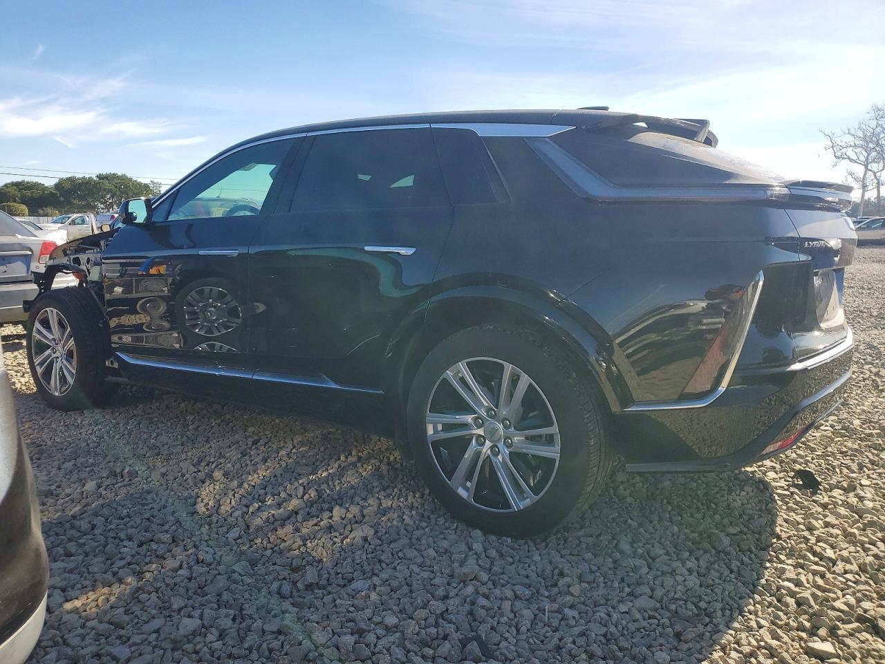 2024 Cadillac Lyriq Tech