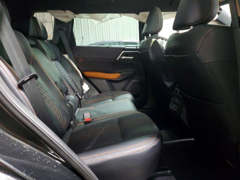 2023 Mitsubishi Outlander sel