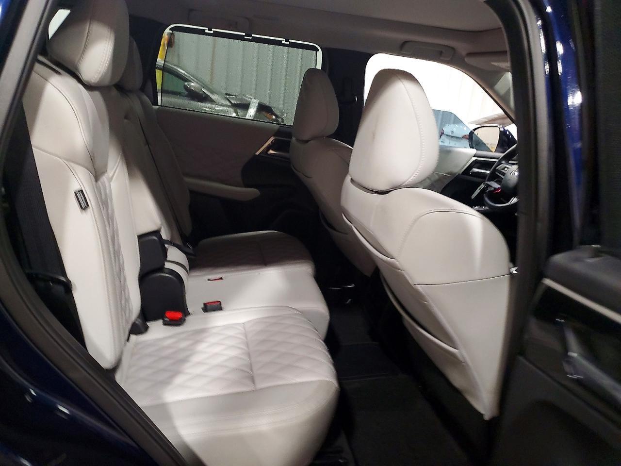 2025 Mitsubishi Outlander sel