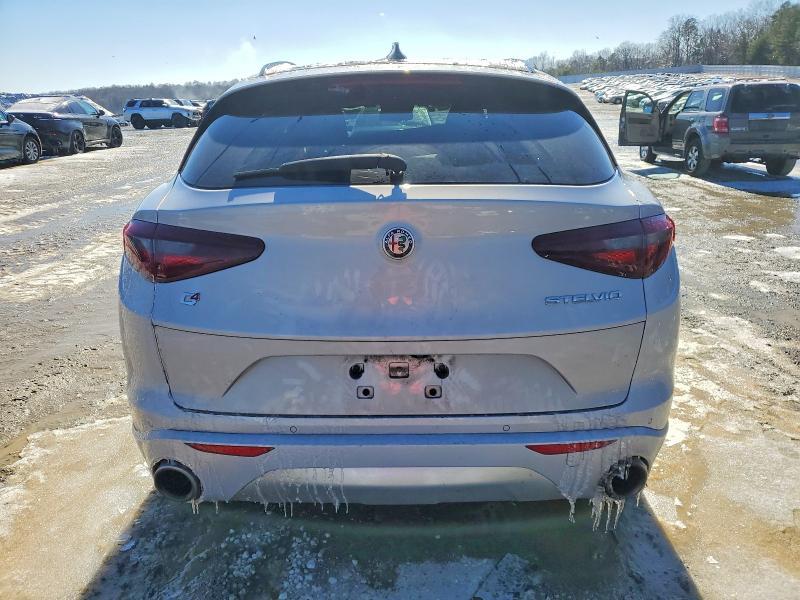 2020 Alfa Romeo Stelvio ti