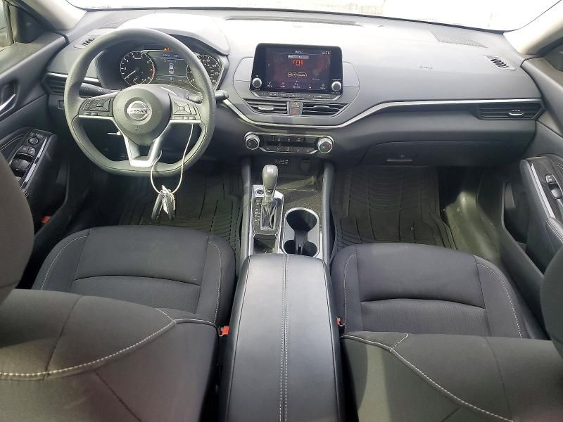 2021 Nissan Altima sv