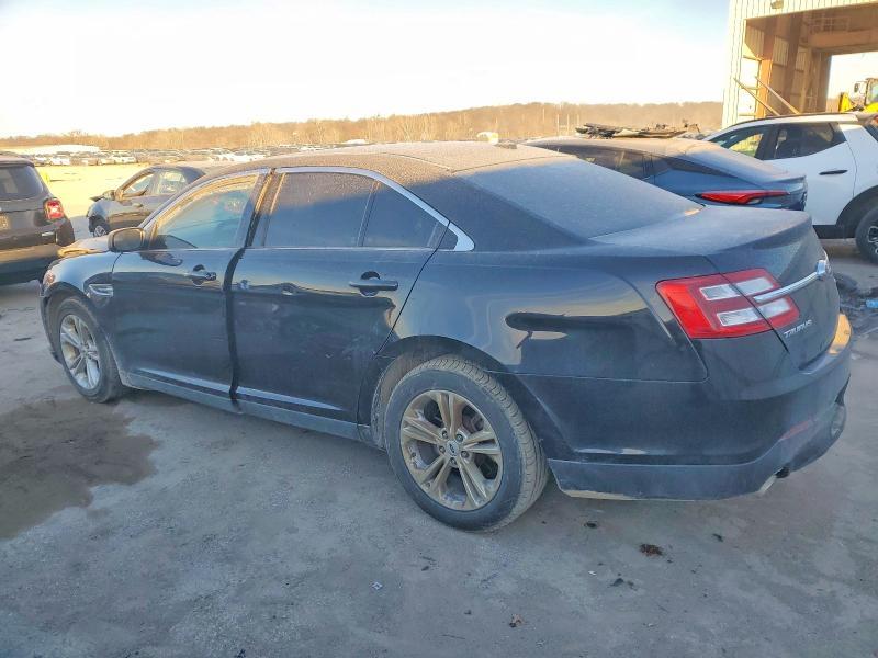 2016 Ford Taurus se