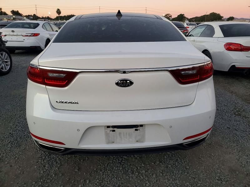 2018 KIA Cadenza Technology
