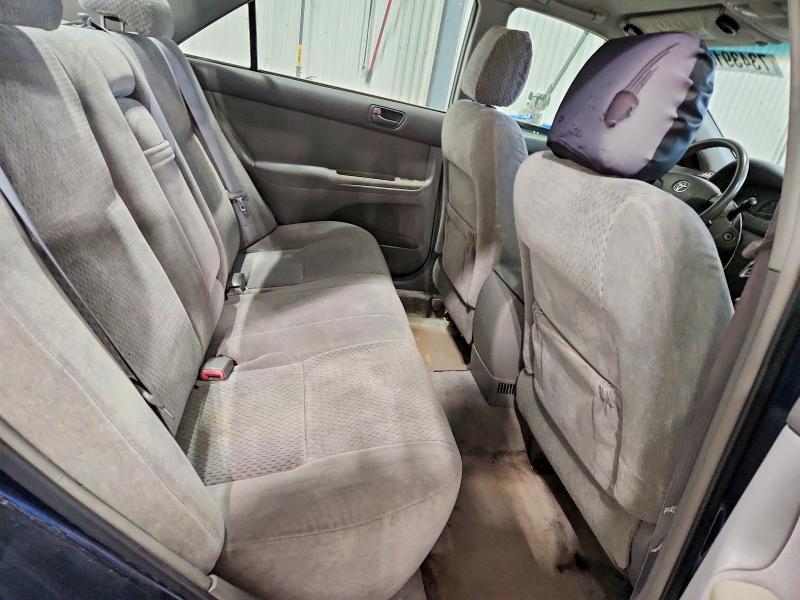 2004 Toyota Camry le